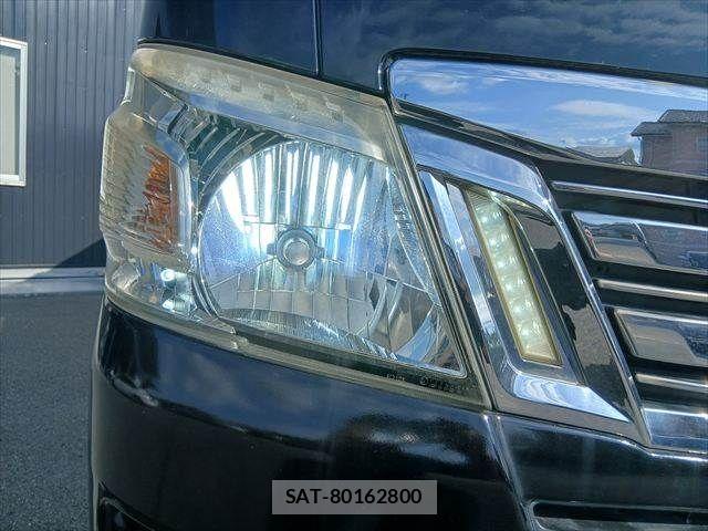 Nissan NV350 Caravan 2016-07 8830930-10