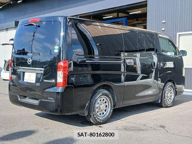 Nissan NV350 Caravan 2016-07 8830930-16
