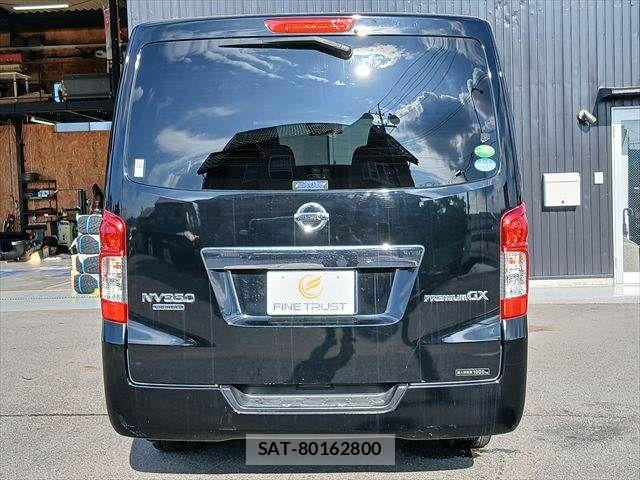 Nissan NV350 Caravan 2016-07 8830930-17
