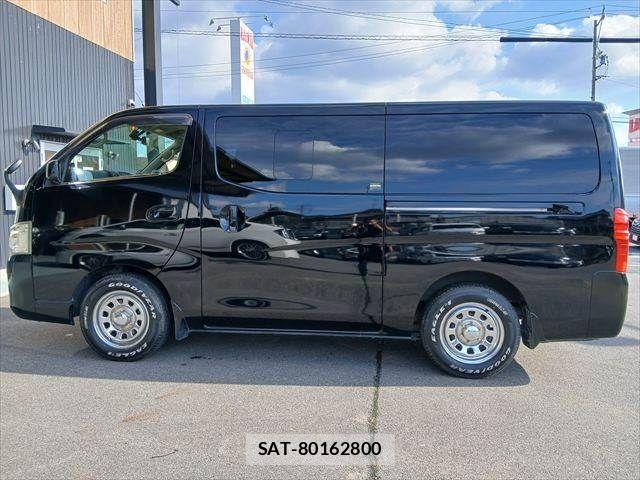 Nissan NV350 Caravan 2016-07 8830930-19
