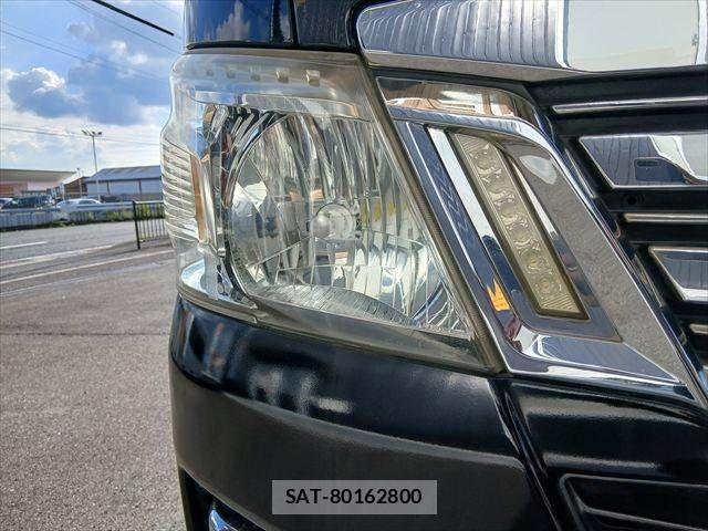 Nissan NV350 Caravan 2016-07 8830930-23