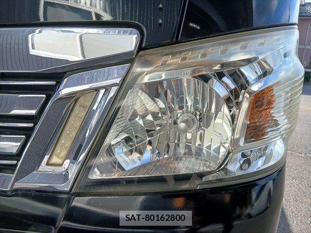 Nissan NV350 Caravan 2016-07 8830930-24