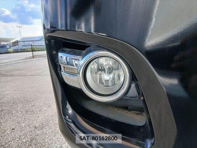 Nissan NV350 Caravan 2016-07 8830930-25
