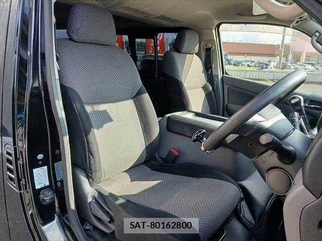 Nissan NV350 Caravan 2016-07 8830930-6