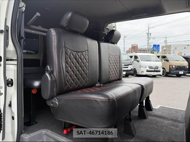 Nissan NV350 Caravan 2017-10 8830927-9