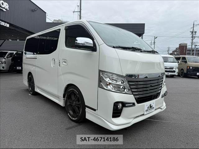 Nissan NV350 Caravan 2017-10 8830927-10