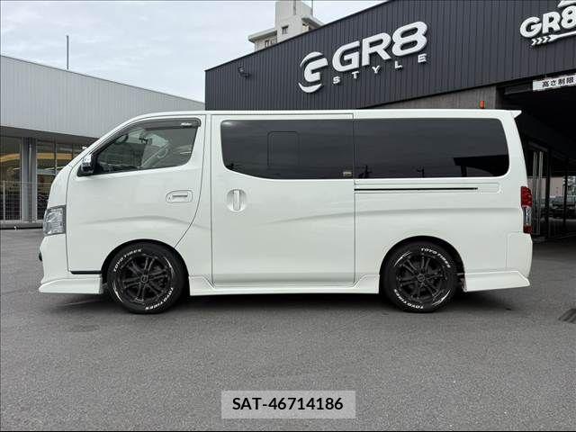 Nissan NV350 Caravan 2017-10 8830927-13