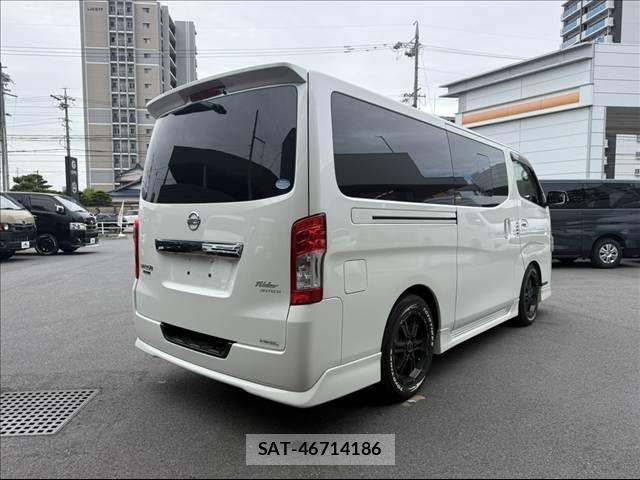 Nissan NV350 Caravan 2017-10 8830927-14