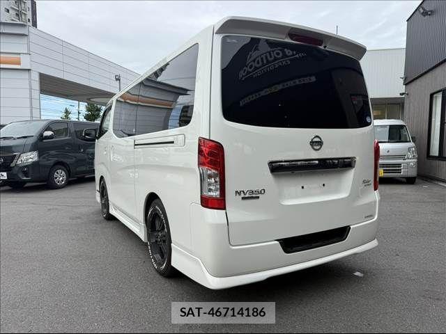 Nissan NV350 Caravan 2017-10 8830927-15