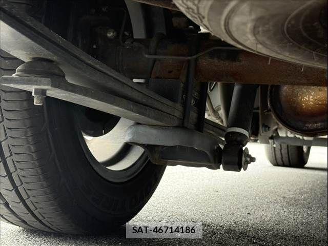 Nissan NV350 Caravan 2017-10 8830927-22