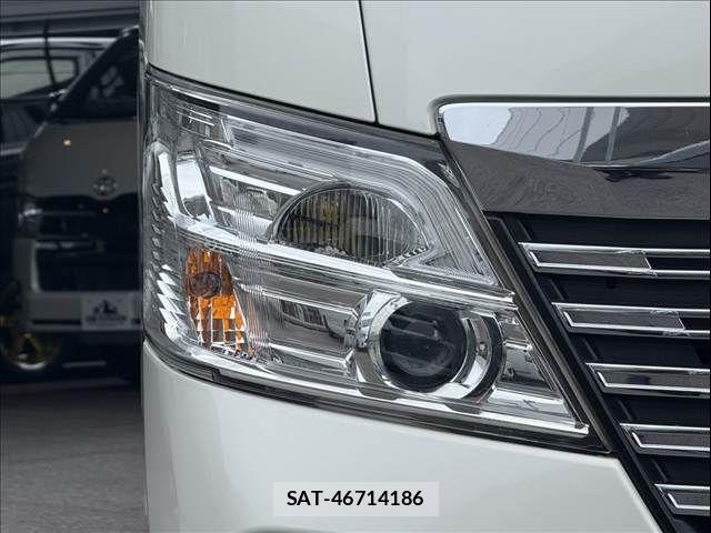 Nissan NV350 Caravan 2017-10 8830927-24