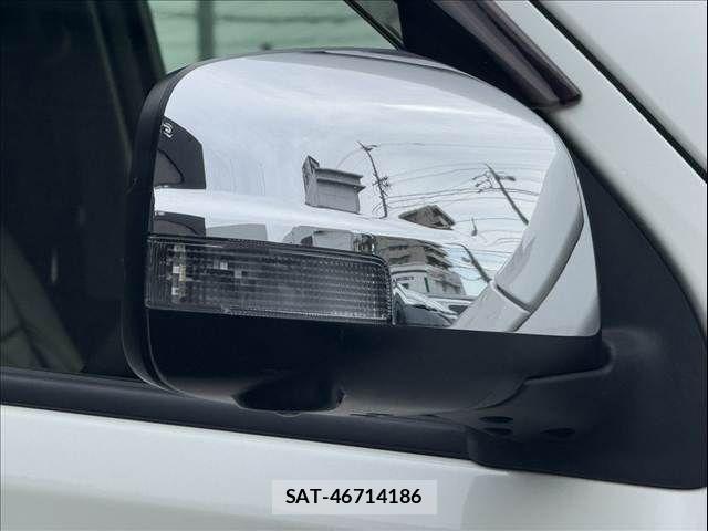 Nissan NV350 Caravan 2017-10 8830927-26