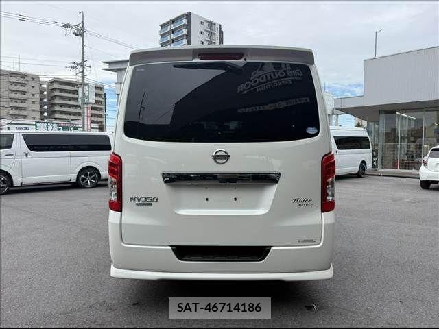 Nissan NV350 Caravan 2017-10 8830927-2