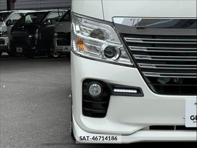 Nissan NV350 Caravan 2017-10 8830927-4