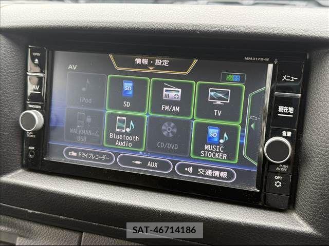 Nissan NV350 Caravan 2017-10 8830927-7