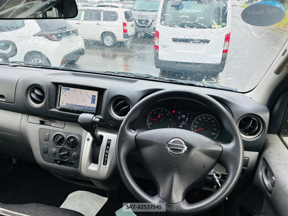 Nissan NV350 Caravan 2020-06 7534194-13