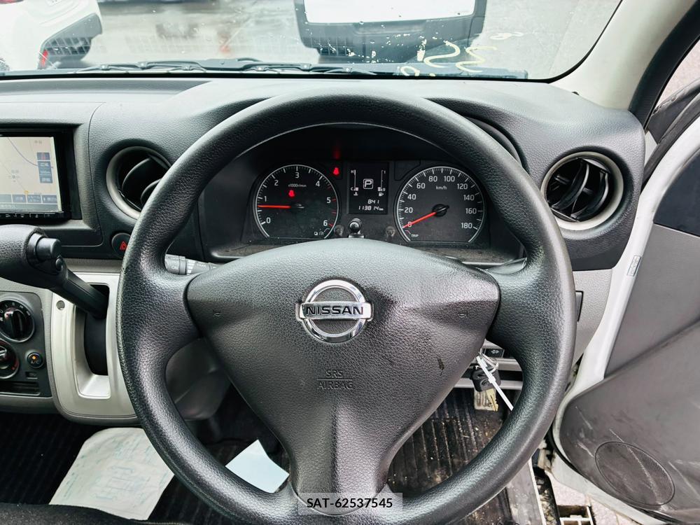 Nissan NV350 Caravan 2020-06 7534194-14
