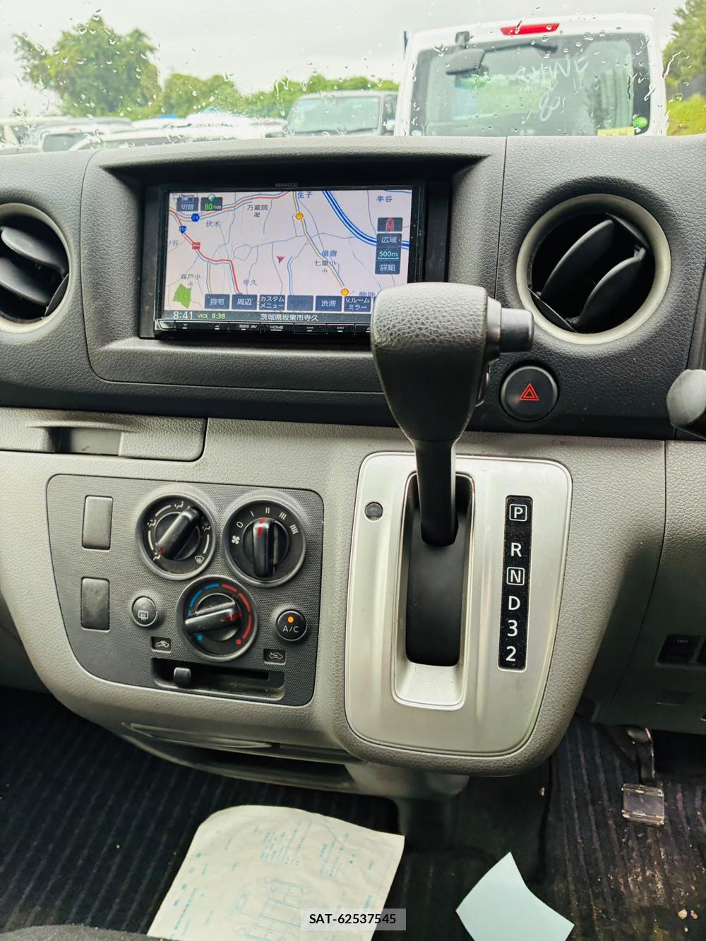 Nissan NV350 Caravan 2020-06 7534194-19