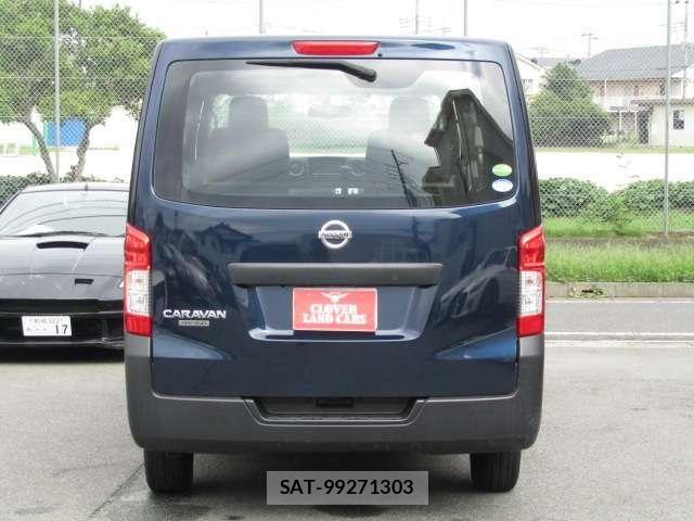 Nissan NV350 Caravan 2021-02 8830929-17