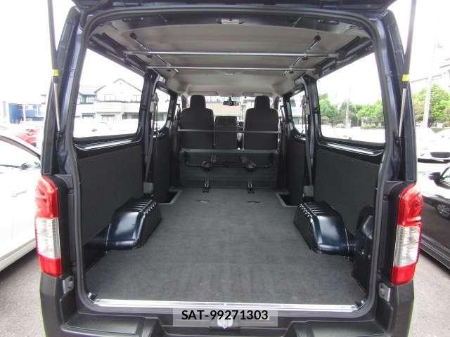Nissan NV350 Caravan 2021-02 8830929-8