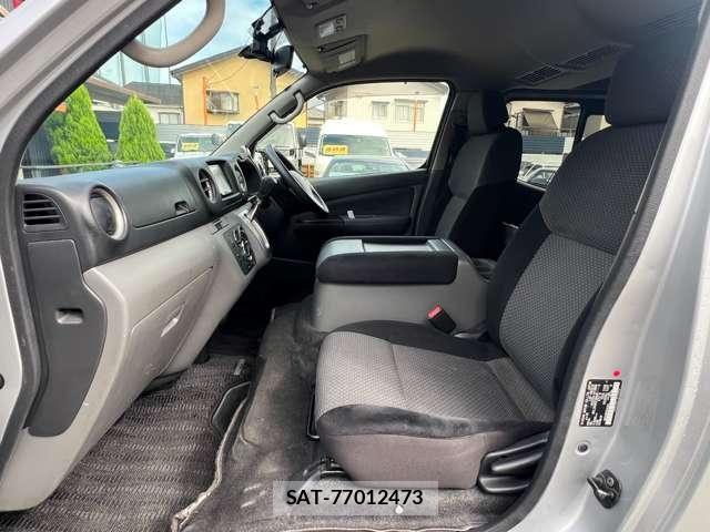 Nissan NV350 Caravan 2014-08 8850268-9