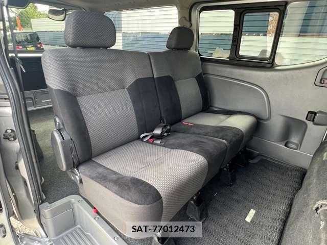 Nissan NV350 Caravan 2014-08 8850268-10