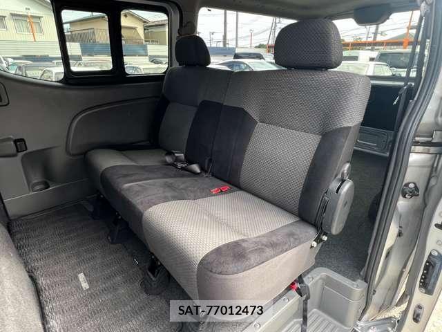 Nissan NV350 Caravan 2014-08 8850268-12