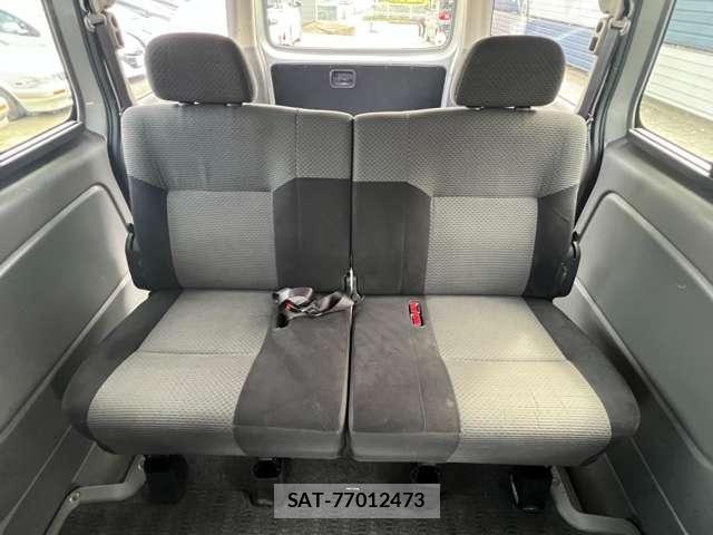 Nissan NV350 Caravan 2014-08 8850268-15