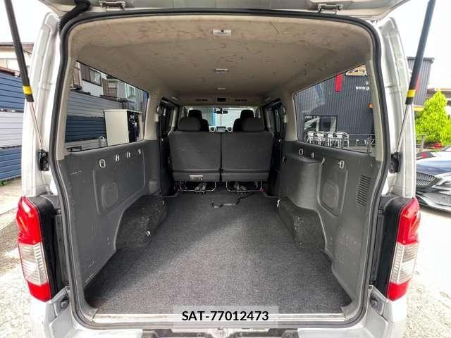Nissan NV350 Caravan 2014-08 8850268-16