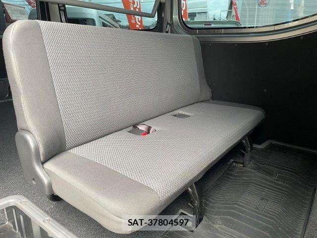 Nissan NV350 Caravan 2019-07 8850265-14