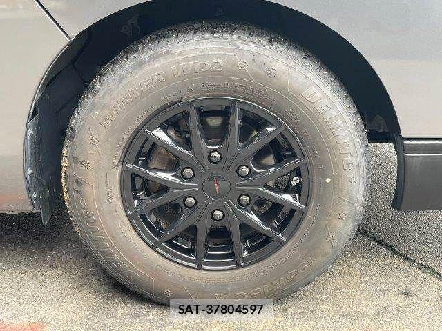 Nissan NV350 Caravan 2019-07 8850265-20