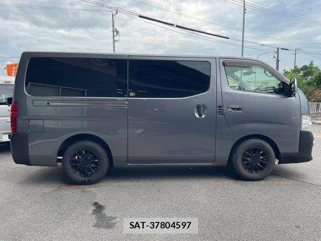 Nissan NV350 Caravan 2019-07 8850265-23