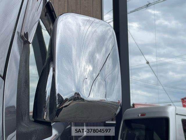 Nissan NV350 Caravan 2019-07 8850265-28