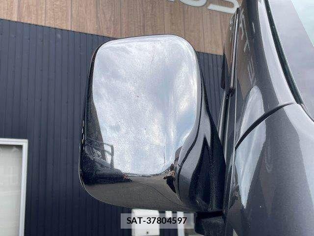 Nissan NV350 Caravan 2019-07 8850265-29