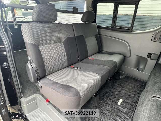 Nissan NV350 Caravan 2013-05 8850267-10