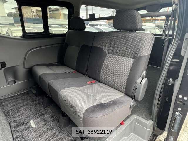 Nissan NV350 Caravan 2013-05 8850267-12