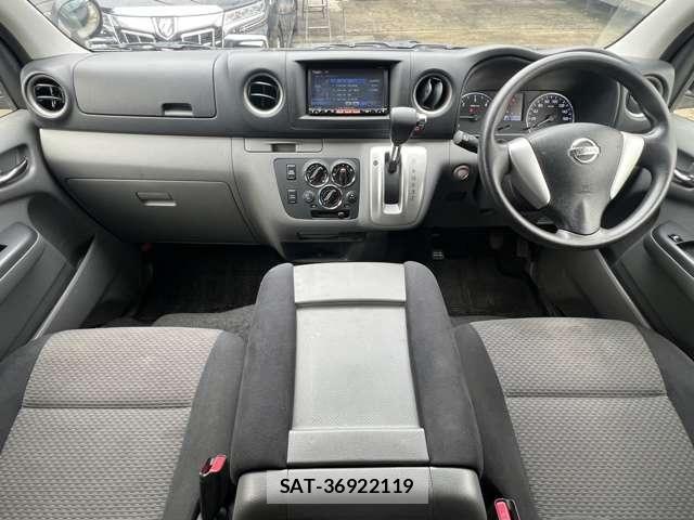 Nissan NV350 Caravan 2013-05 8850267-14