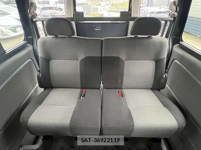 Nissan NV350 Caravan 2013-05 8850267-15