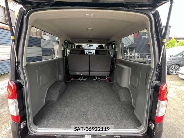Nissan NV350 Caravan 2013-05 8850267-16