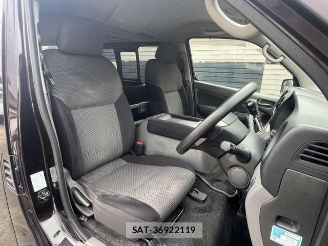 Nissan NV350 Caravan 2013-05 8850267-6