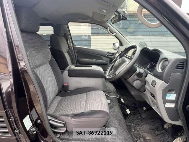 Nissan NV350 Caravan 2013-05 8850267-7