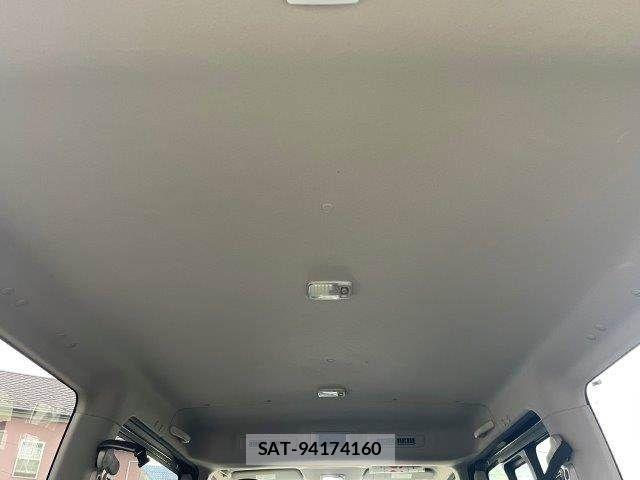Nissan NV350 Caravan 2020-09 8850264-15