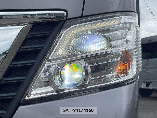 Nissan NV350 Caravan 2020-09 8850264-17