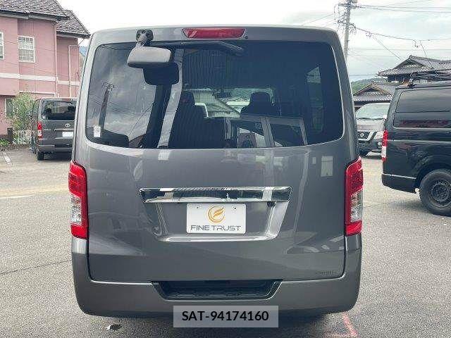 Nissan NV350 Caravan 2020-09 8850264-24
