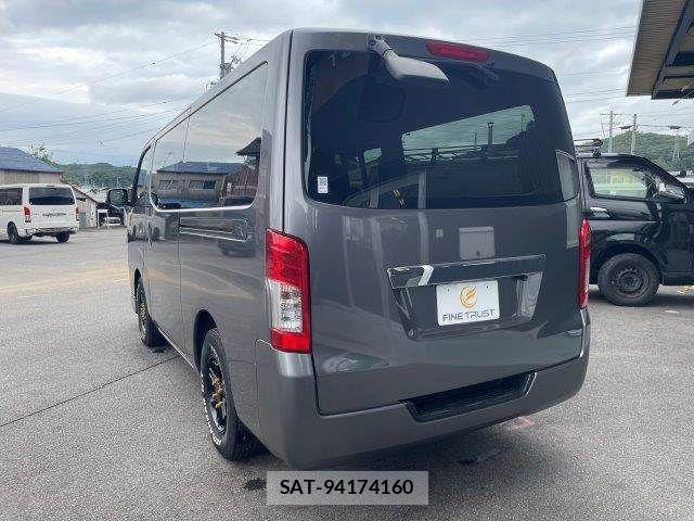 Nissan NV350 Caravan 2020-09 8850264-25