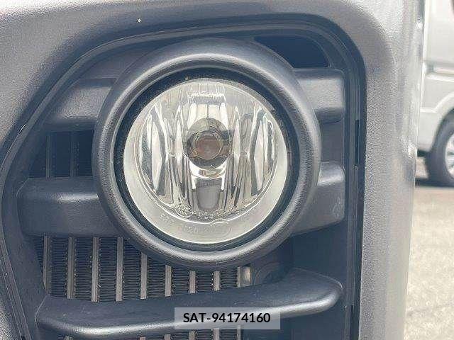 Nissan NV350 Caravan 2020-09 8850264-29