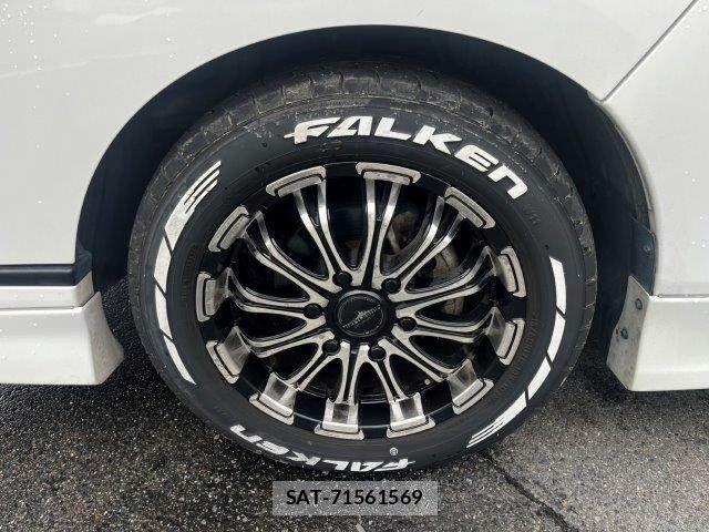 Nissan NV350 Caravan 2019-03 8850266-12