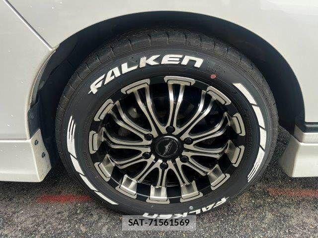 Nissan NV350 Caravan 2019-03 8850266-22