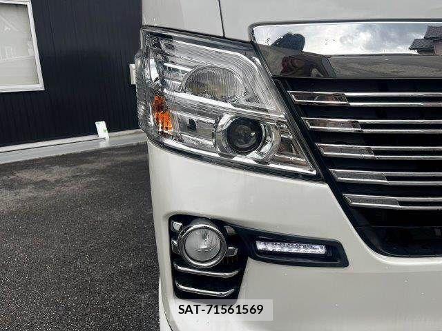 Nissan NV350 Caravan 2019-03 8850266-26