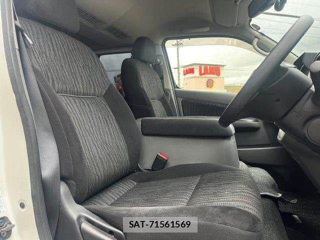 Nissan NV350 Caravan 2019-03 8850266-6